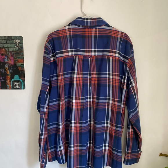 4 Collared Long sleeve button up shirts - Picture 3 of 12